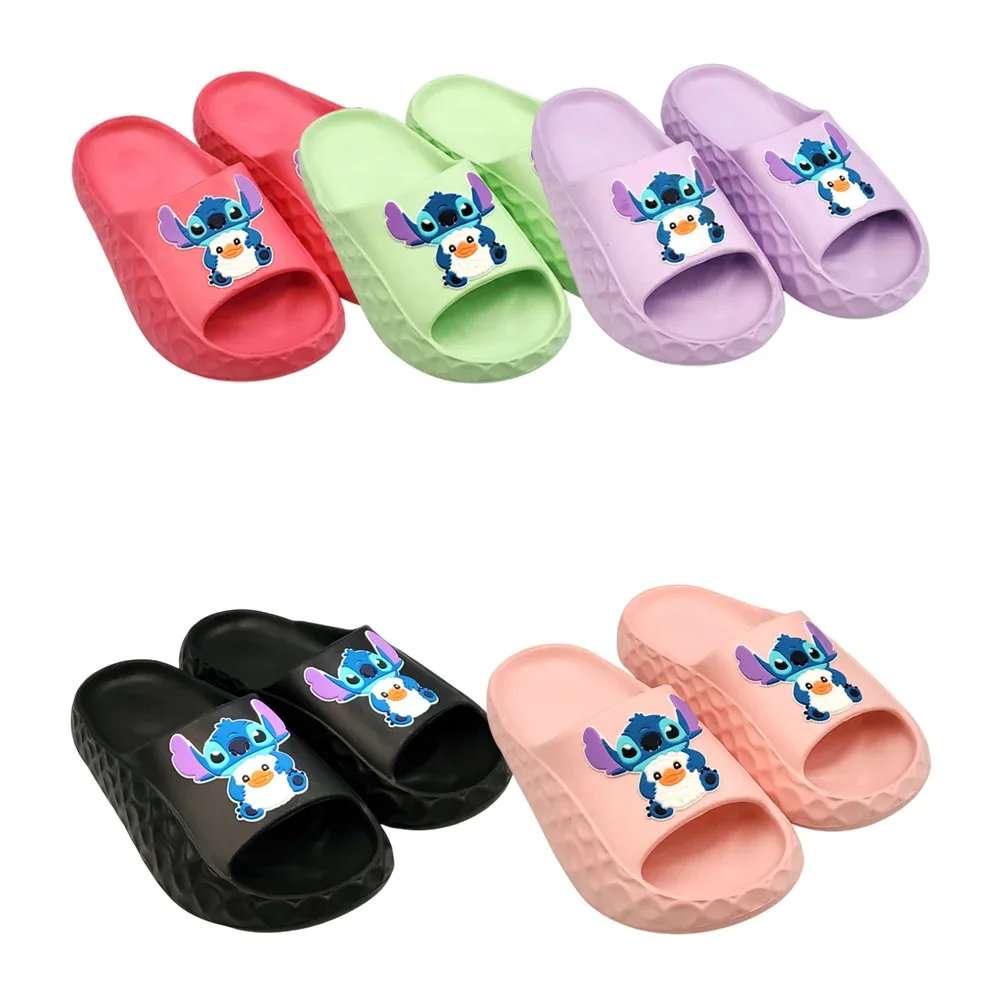 Par de sandalias / chanclas de metedera con figura de stitch, varias tallas
