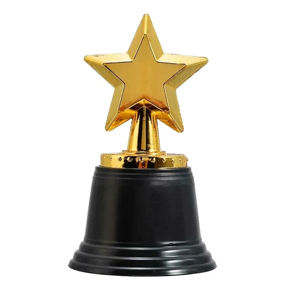 1pza Trofeo chico con forma de estrella en color dorado / bt-jp07 / gyp-37