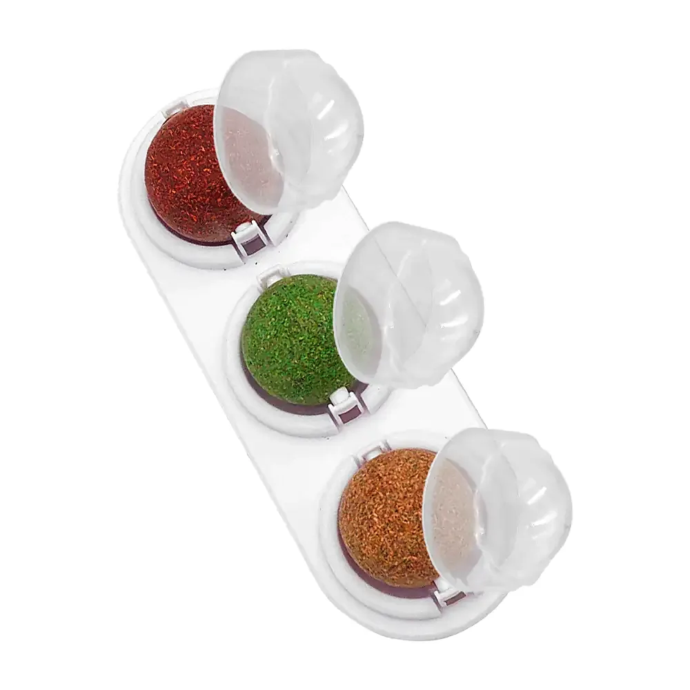 Juguete ovalado de plástico con 3 bolitas de catnip para gato, base adherible