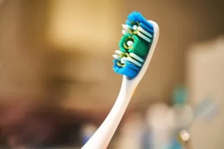 Cepillo para dientes varios colores