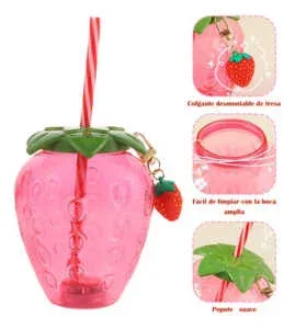 Vaso pequeño con popote y forma de fresa
