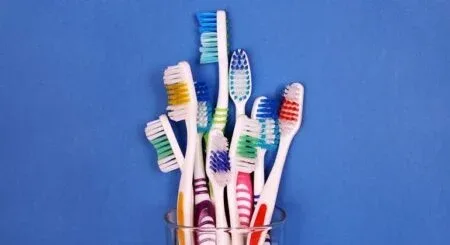 Cepillo para dientes varios colores