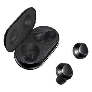 Audífonos color negro con estuche de carga  Con un diseño moderno y elegante traemos para ti estos audífonos color negro con estuche de carga que sin duda harán tu vida mas cómoda gracias a su conectividad vía bluetooth, dile adiós a los cables y disfruta de la comodidad y confort de realizar tus actividades cotidianas con mayor libertad.  Son un producto ideal para escuchar música, disfrutar tus programas favoritos mientras estas en el transporte publico, pueden ser utilizados por niños y adultos, también podrás responder llamadas desde la comodidad de tu coche y sin necesidad de ponerte en riesgo, sin duda el mejor regalo para tus seres queridos en esta navidad, de cumpleaños o cualquier ocasión especial.  Ven por los tuyos y sorprende a todos con su increíble diseño.  Especificaciones:  Con cable de carga Batería de larga duración Cuentan con centro de carga Materiales de alta calidad Diseño ergonómico ligeros  En SERVIDOR-EXTERNO encuentra siempre los mejores productos para ti y tu familia al mejor precio  *Imágenes ilustrativas
