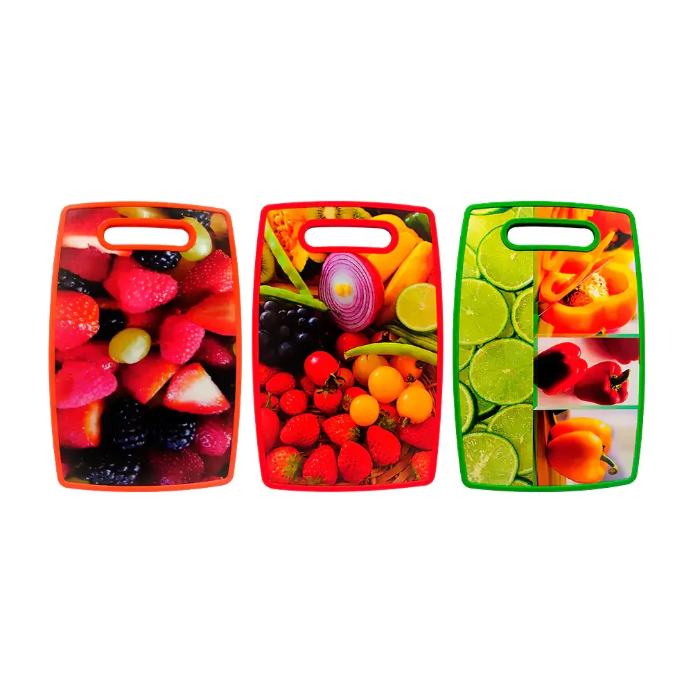 Tabla para picar de plástico con estampado de frutas y contorno de color 20x30cm