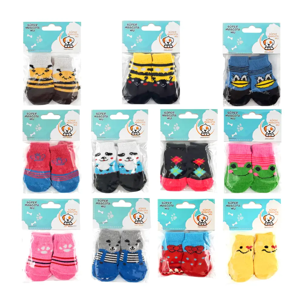 Paquete con 4 mini calcetines para mascota en talla m, variedad de modelos