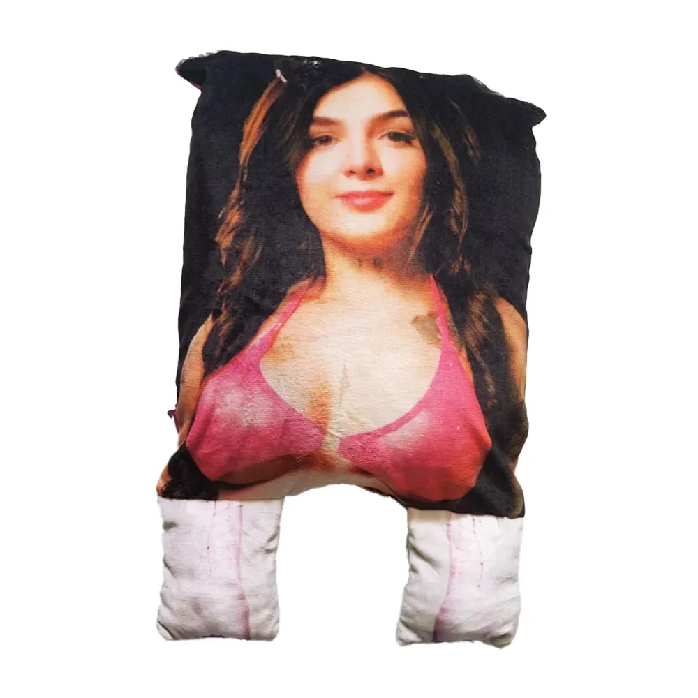 Almohada feliz pequeña con brazos y pies 45x60cm diseño karely, variedad de modelos / 12-4429
